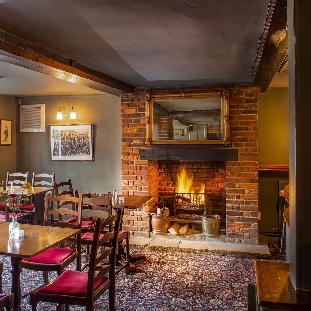 Wheatsheaf Hotel Newport  Exterior photo